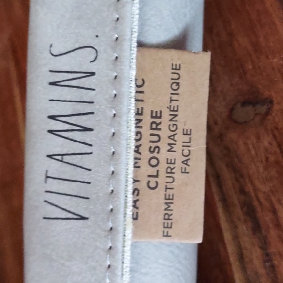 RAE DUNN WEEKLY PILL ORGANIZER "VITAMINS" - Picture 3 of 5